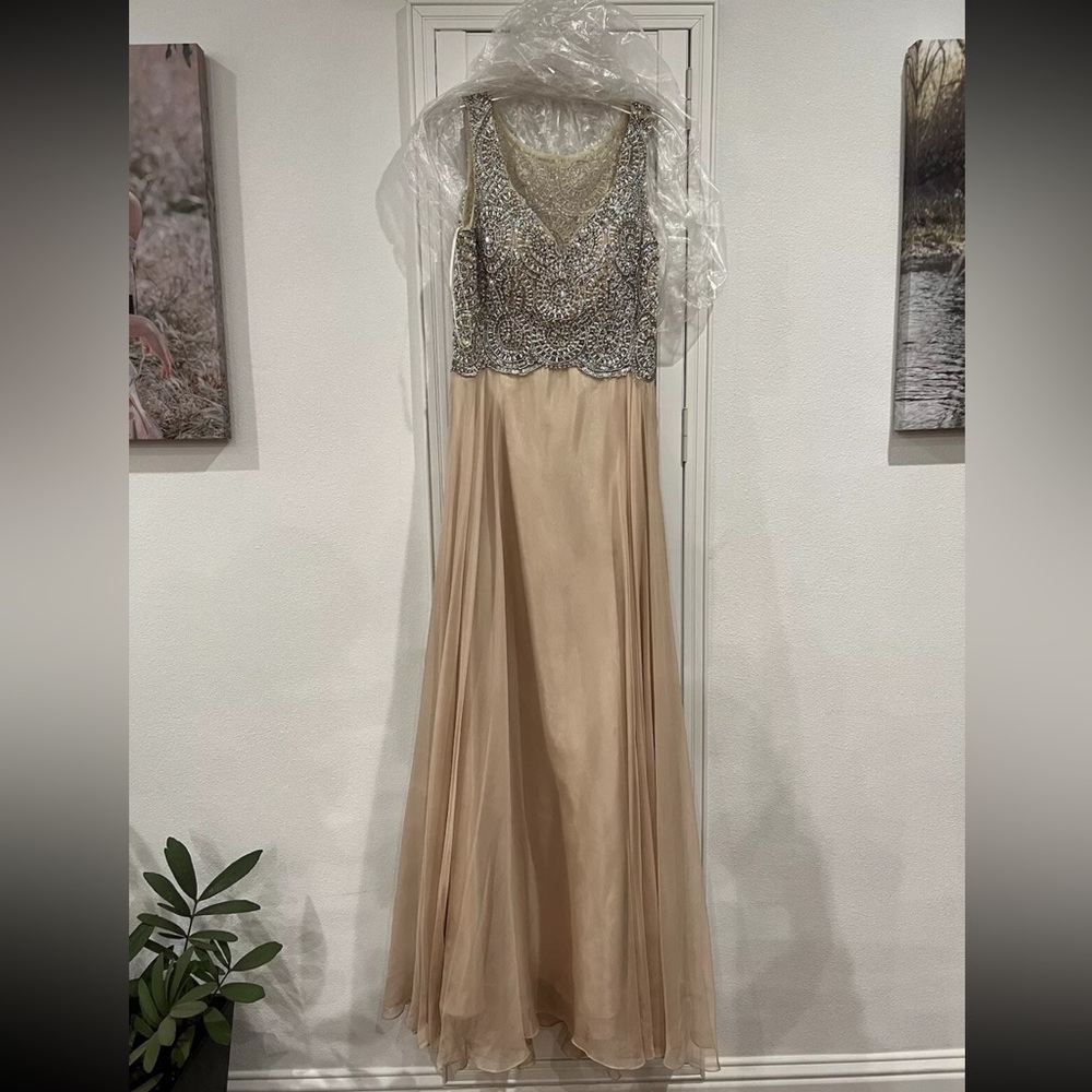Prom Dress Size 9/10 pearls and diamonds champagne